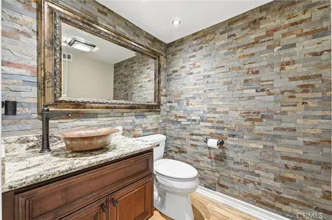Bath - 2225 Bowman Ave, Tustin, CA 92782 photo 1 of 6