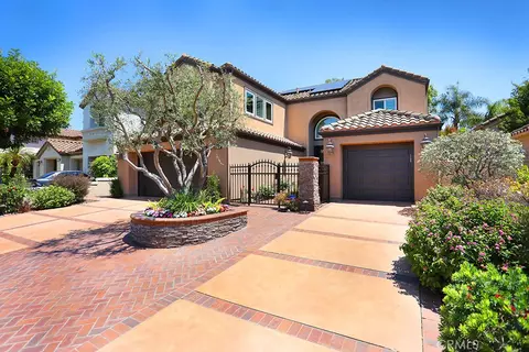 2225 Bowman Ave, Tustin, CA 92782