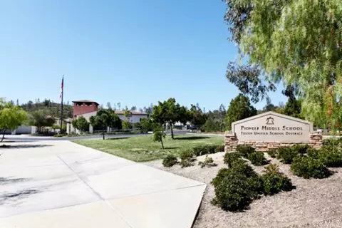 View/Area - 2225 Bowman Ave, Tustin, CA 92782 photo 4 of 4