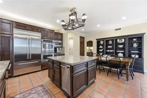 Kitchen - 2225 Bowman Ave, Tustin, CA 92782 photo 2 of 4