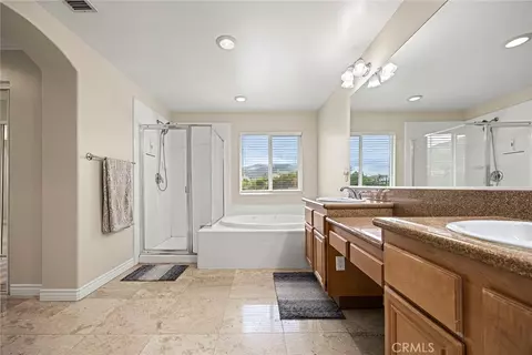Bath - 3449 Christopher Ln, Corona, CA 92881 photo 3 of 4