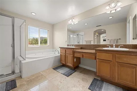 Bath - 3449 Christopher Ln, Corona, CA 92881 photo 4 of 4