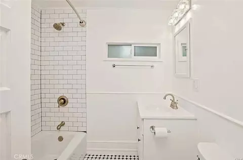 Bath - 331 N Olive, Orange, CA 92866 photo 1 of 1