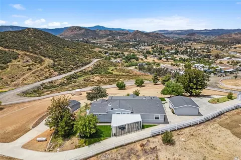 View/Area - 33530 Wright, Menifee, CA 92584 photo 3 of 4