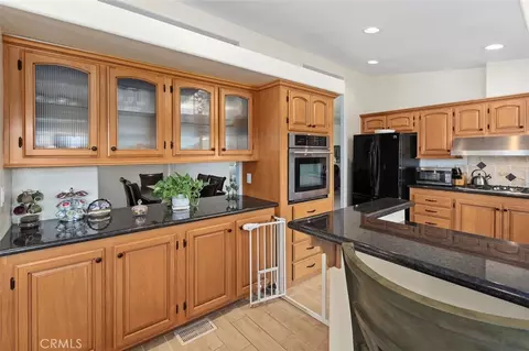 Kitchen - 33530 Wright, Menifee, CA 92584 photo 3 of 4