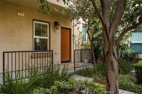 Exterior - 253 E Santa Fe Ct, Placentia, CA 92870 photo 11 of 11