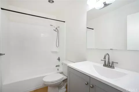 Bath - 1187 E 3rd #308, Long Beach, CA 90802 photo 1 of 1