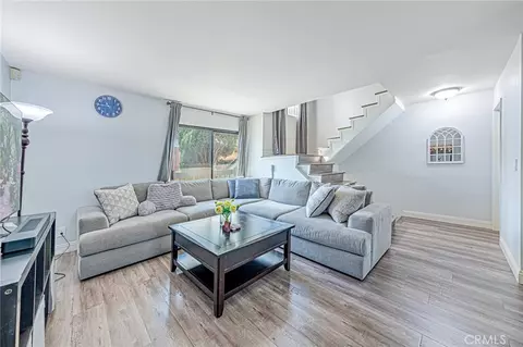 301 W Gladstone St #13, Azusa, CA 91702