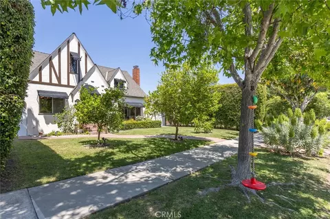 Exterior - 3639 Falcon Ave, Long Beach, CA 90807 photo 5 of 23