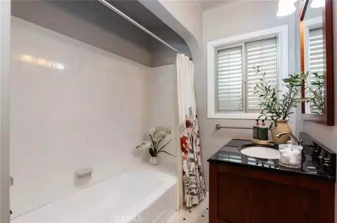 Bath - 3639 Falcon Ave, Long Beach, CA 90807 photo 5 of 5