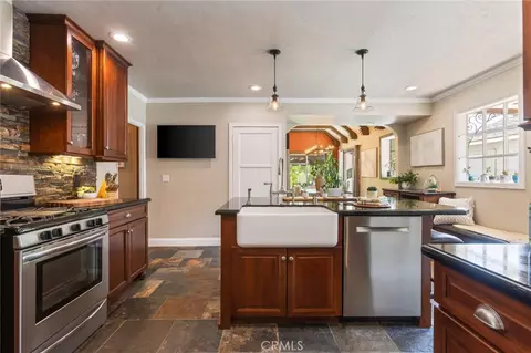 Kitchen - 3639 Falcon Ave, Long Beach, CA 90807 photo 7 of 10