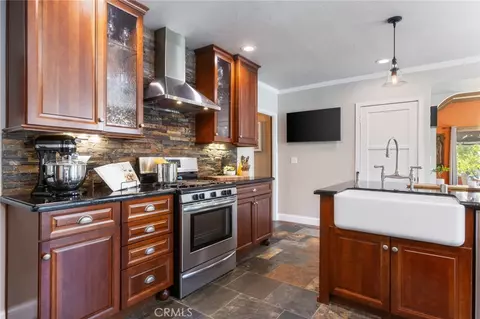 Kitchen - 3639 Falcon Ave, Long Beach, CA 90807 photo 9 of 10