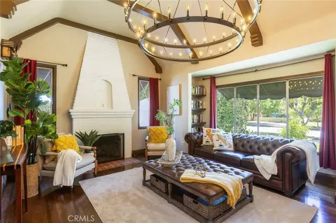 Living - 3639 Falcon Ave, Long Beach, CA 90807 photo 3 of 7