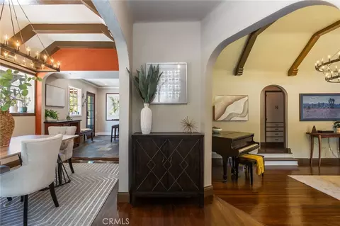 Entry Way - 3639 Falcon Ave, Long Beach, CA 90807 photo 2 of 5