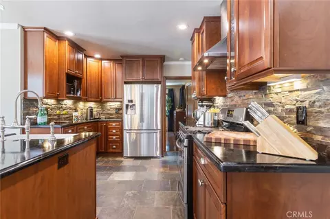 Kitchen - 3639 Falcon Ave, Long Beach, CA 90807 photo 4 of 10