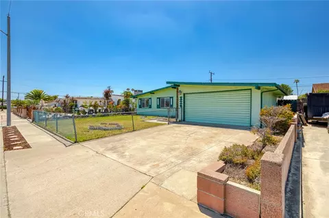Exterior - 13641 Yosemite, Westminster, CA 92683 photo 2 of 8