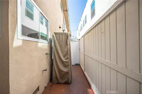 Exterior - 1604 2nd St #1F, Long Beach, CA 90802 photo 4 of 5