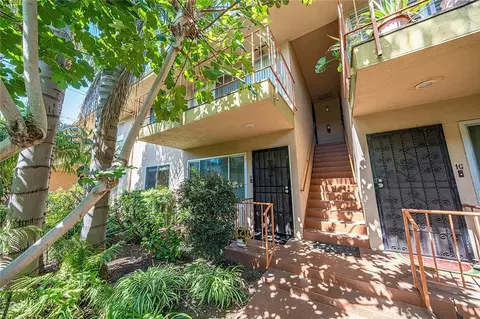 Exterior - 1604 2nd St #1F, Long Beach, CA 90802 photo 2 of 5