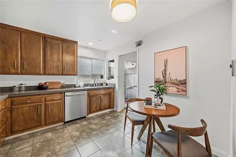 Kitchen - 1604 2nd St #1F, Long Beach, CA 90802 photo 3 of 5