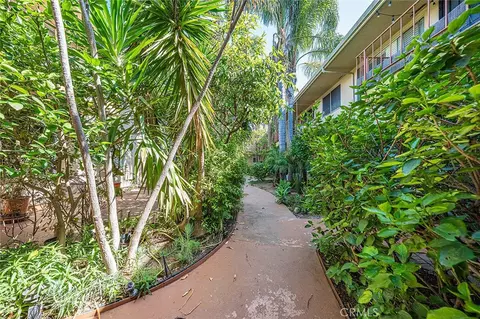 Exterior - 1604 2nd St #1F, Long Beach, CA 90802 photo 1 of 5