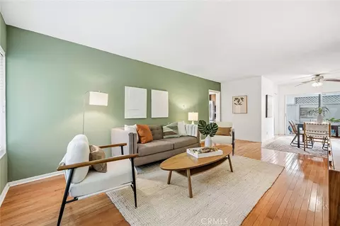 Living - 1604 2nd St #1F, Long Beach, CA 90802 photo 1 of 3