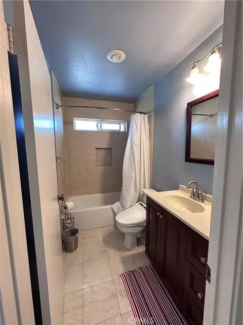 Bath - 586 Diamond Ct, Upland, CA 91786 photo 1 of 2
