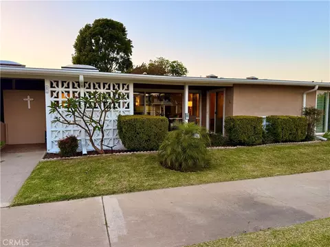 13560 Medinac Ln #102B, Seal Beach, CA 90740