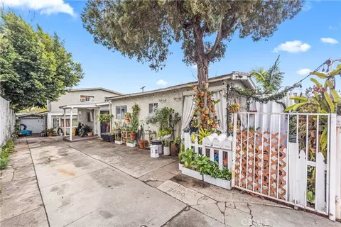 2424 W Los, Angeles, CA 90016
