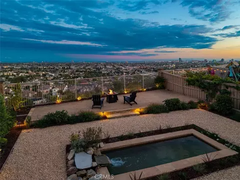 2212 Sea Rdg, Signal Hill, CA 90755