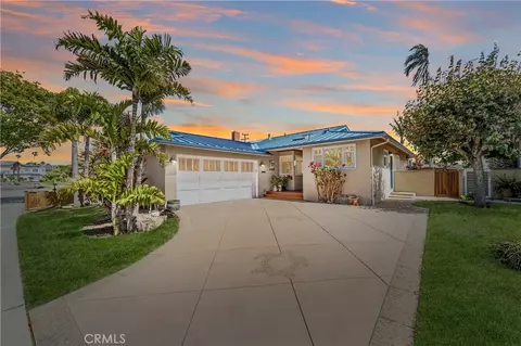 800 Driftwood Ave, Seal Beach, CA 90740