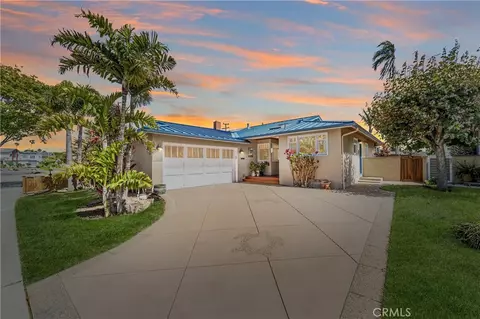 800 Driftwood Ave, Seal Beach, CA 90740