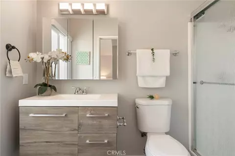 Bath - 4462 Walnut, Irvine, CA 92604 photo 2 of 5