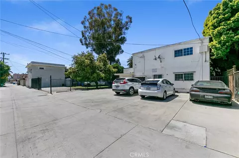 Exterior - 1070 Chestnut, Long Beach, CA 90813 photo 4 of 8