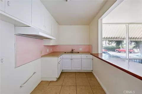 Kitchen - 1070 Chestnut, Long Beach, CA 90813 photo 1 of 3