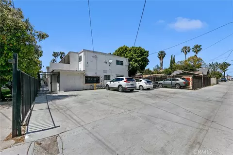 Exterior - 1070 Chestnut, Long Beach, CA 90813 photo 5 of 8
