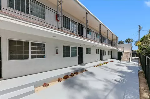 Exterior - 1070 Chestnut, Long Beach, CA 90813 photo 7 of 8