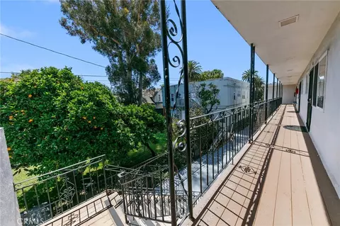 Exterior - 1070 Chestnut, Long Beach, CA 90813 photo 2 of 8