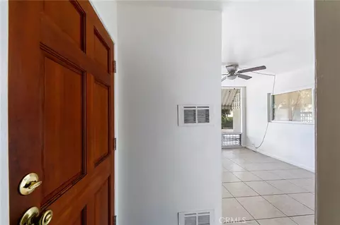Entry Way - 1070 Chestnut, Long Beach, CA 90813 photo 2 of 2