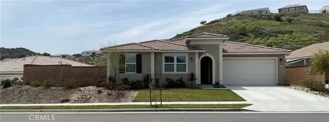 2620 Santa Fiora Dr, Corona, CA 92882