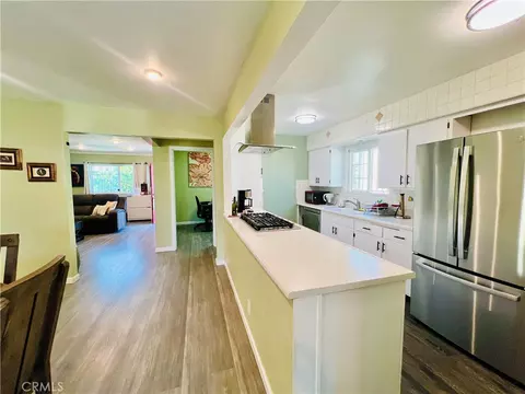 Entry Way - 421 E 219th, Carson, CA 90745 photo 2 of 3