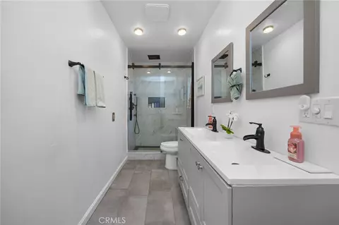 Bath - 421 E 219th, Carson, CA 90745 photo 3 of 4