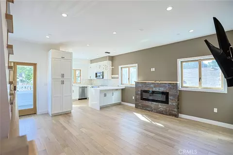 Living - 605 W 4th, Long Beach, CA 90802 photo 2 of 2