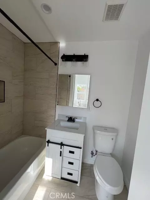 Bath - 20 Roycroft, Long Beach, CA 90803 photo 1 of 3