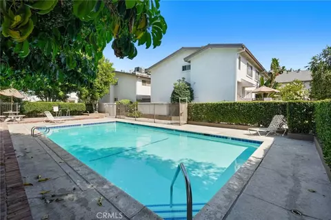 18601 Collins #D30, Tarzana, CA 91356