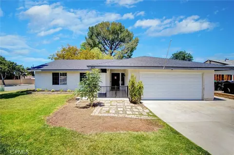 895 W Crestview, Corona, CA 92882