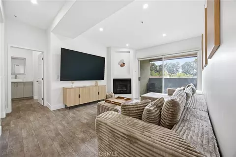 15455 Sherman Way #27, Van Nuys, CA 91406