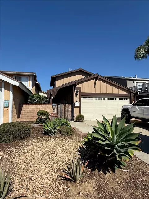 1492 Downing Ct, Corona, CA 92882