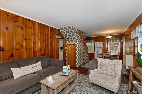 Living - 41496 Oak, Big Bear Lake, CA 92315 photo 4 of 5
