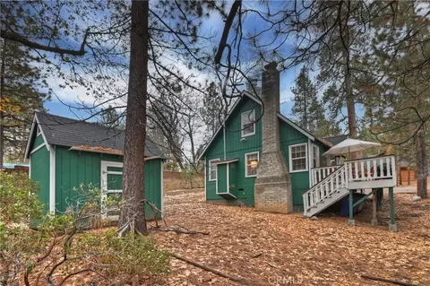 Exterior - 41496 Oak, Big Bear Lake, CA 92315 photo 5 of 6