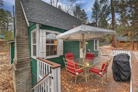 Exterior - 41496 Oak, Big Bear Lake, CA 92315 photo 3 of 6